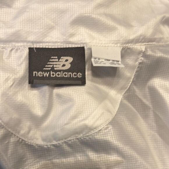 New Balance White Windbreaker Jacket with Grey Trim - Size XL - Picture 14 of 16